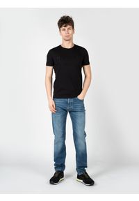 Iceberg T-Shirt "C-Neck" | F0146301 | Mężczyzna | Czarny. Okazja: na co dzień. Kolor: czarny. Materiał: bawełna. Styl: casual, klasyczny, elegancki