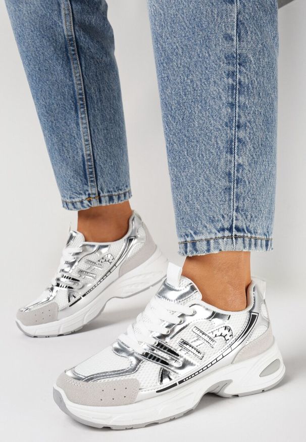 Born2be - Srebrne Sneakersy z Ozdobnymi Przeszyciami Varteli. Kolor: biały. Materiał: jeans. Wzór: aplikacja