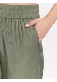 Olsen Spodnie materiałowe 14002060 Khaki Regular Fit. Kolor: brązowy. Materiał: materiał, wiskoza