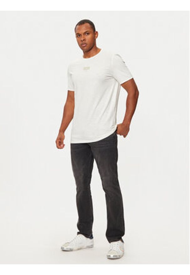 s.Oliver T-Shirt 2150054 Biały Regular Fit. Kolor: biały. Materiał: bawełna