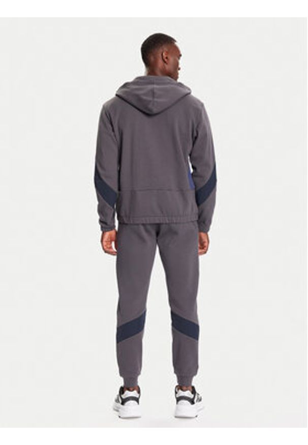 EA7 Emporio Armani Dres 7M000940 AF10377 U8117 Szary Modern Fit. Kolor: szary. Materiał: bawełna