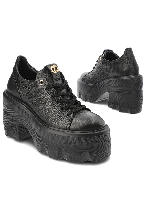 Czarne Sneakersy Carinii Skórzane Obuwie Damskie Na Obcasie. Okazja: na co dzień. Kolor: czarny. Materiał: skóra. Obcas: na obcasie. Styl: casual. Wysokość obcasa: średni