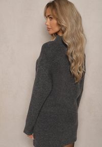 Renee - Ciemnoszary Pudełkowy Golf z Wełną o Klasycznym Kroju Parista. Okazja: na spotkanie biznesowe, do pracy, na co dzień. Typ kołnierza: golf. Kolor: szary. Materiał: wełna. Styl: klasyczny #3