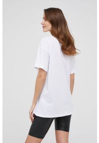 Answear Lab t-shirt bawełniany kolor biały. Kolor: biały. Materiał: bawełna. Długość rękawa: krótki rękaw. Długość: krótkie. Wzór: nadruk. Styl: wakacyjny