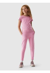 4f - Spodnie dresowe joggery dziewczęce. Kolor: różowy. Materiał: dresówka. Sezon: wiosna #1