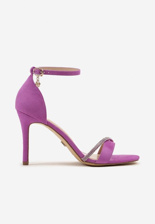 Renee - Fioletowe Sandały na Szpilce Vices Ozdobione Paskiem z Cyrkonii Linarunia. Okazja: na ślub cywilny, na wesele. Zapięcie: pasek. Kolor: fioletowy. Materiał: koronka. Wzór: aplikacja. Obcas: na szpilce. Styl: elegancki, wizytowy