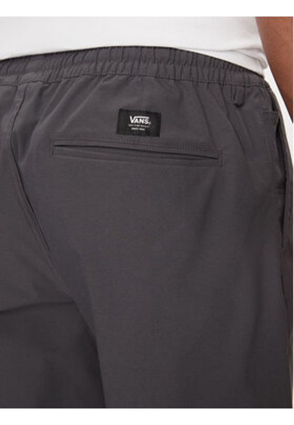 Vans Spodnie materiałowe Range Relaxed Sport Pant VN000G6C Szary Relaxed Fit. Kolor: szary. Materiał: syntetyk. Styl: sportowy