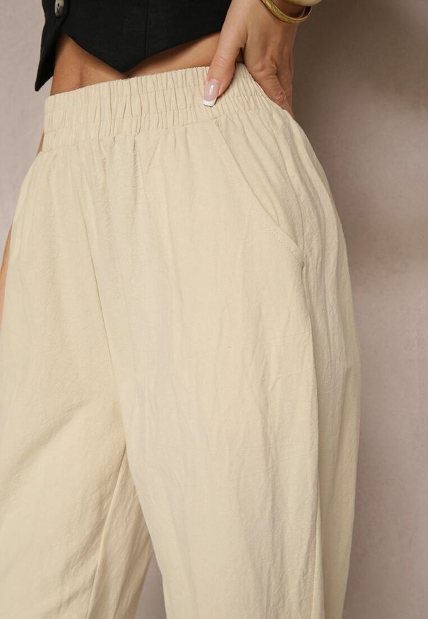Renee - Beżowe Spodnie z Bawełny High Waist Sonirea. Okazja: na co dzień. Stan: podwyższony. Kolor: beżowy. Materiał: bawełna. Styl: casual