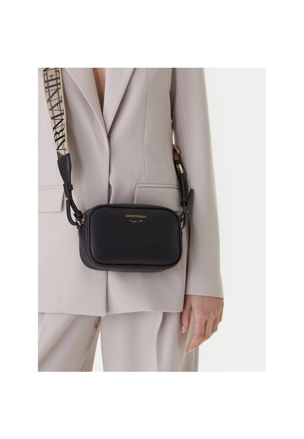 Torebka Emporio Armani. Kolor: czarny
