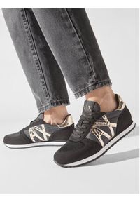 Armani Exchange Sneakersy XDX031 XV137 N692 Czarny. Kolor: czarny. Materiał: materiał #4