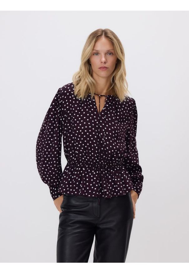 Reserved - Bluzka w groszki - wielobarwny. Materiał: wiskoza. Wzór: grochy