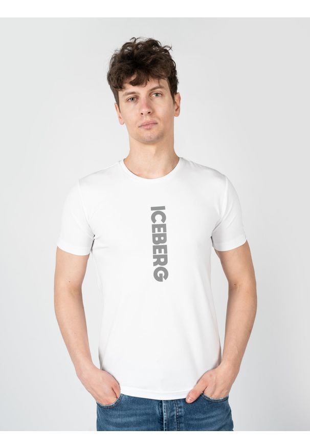 Iceberg T-Shirt "C-Neck" | F013639A | Mężczyzna | Biały. Okazja: na co dzień. Kolor: biały. Materiał: bawełna, elastan. Wzór: nadruk. Styl: elegancki, casual