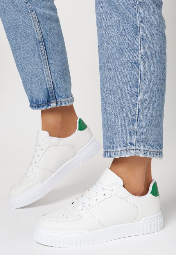 Born2be - Biało-Zielone Sneakersy Polane. Wysokość cholewki: przed kostkę. Zapięcie: sznurówki. Kolor: biały. Materiał: jeans. Szerokość cholewki: normalna. Wzór: aplikacja. Sezon: lato. Obcas: na płaskiej podeszwie