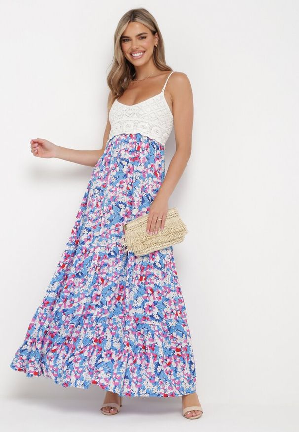 Born2be - Niebieska Maxi Sukienka z Wiskozy na Cienkich Ramiączkach w Kwiaty Kernet. Kolor: niebieski. Materiał: wiskoza. Długość rękawa: na ramiączkach. Wzór: kwiaty. Długość: maxi
