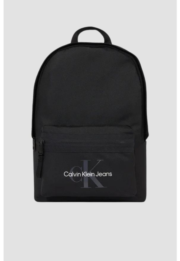 Calvin Klein - CALVIN KLEIN Czarny pojemny męski plecak. Kolor: czarny. Materiał: poliester. Styl: casual