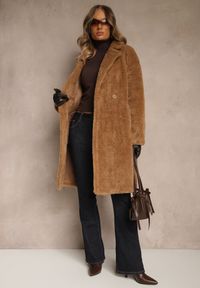 Renee - Brązowy Płaszcz Teddy o Dwurzędowym Kroju Oversize Azzena. Okazja: na co dzień, na spacer. Typ kołnierza: golf. Kolor: brązowy. Materiał: jeans. Styl: casual #5