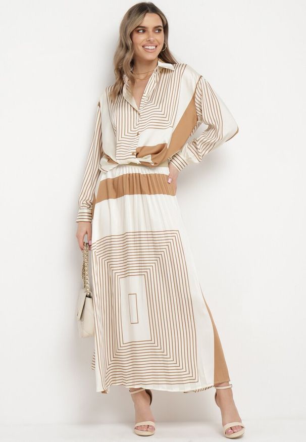 Born2be - Beżowa Koszula z Oryginalnym Geometrycznym Wzorem Sylphie. Kolor: beżowy. Długość rękawa: długi rękaw. Długość: długie. Wzór: geometria. Styl: klasyczny