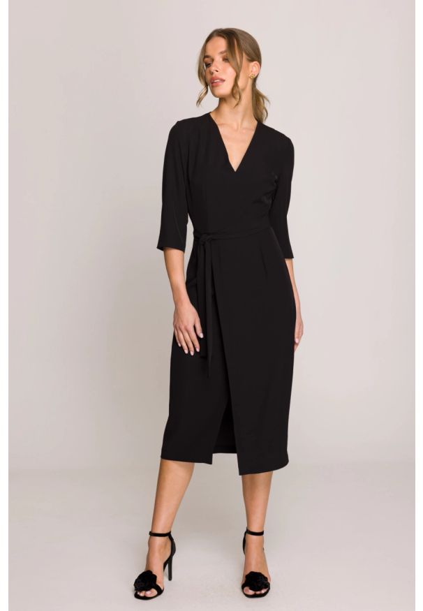 Stylove - Elegancka sukienka midi z dekoltem V i rozcięciem czarna. Okazja: do pracy. Kolor: czarny, różowy, niebieski. Typ sukienki: ołówkowe. Styl: elegancki. Długość: midi