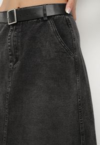Born2be - Czarna Rozkloszowana Spódnica Jeansowa Maxi z Paskiem Triwisa. Kolor: czarny. Materiał: jeans. Długość: długie #5