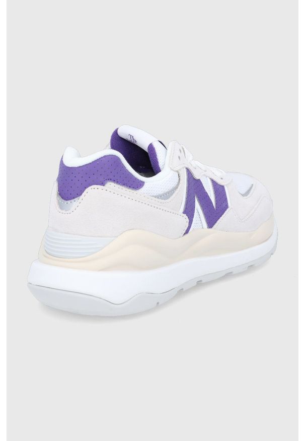New Balance Buty kolor kremowy. Zapięcie: sznurówki. Kolor: beżowy. Materiał: guma