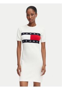 Tommy Jeans Sukienka codzienna Flag DW0DW22853 Biały Slim Fit. Okazja: na co dzień. Kolor: biały. Materiał: bawełna. Typ sukienki: proste. Styl: casual #1