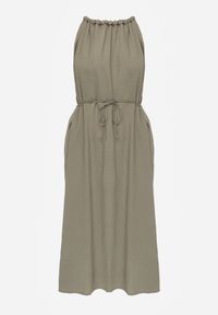 Born2be - Zielona Wiskozowa Sukienka Bez Rękawów z Warkoczowym Splotem przy Dekolcie Shirineli. Okazja: na co dzień. Kolekcja: plus size. Kolor: zielony. Materiał: wiskoza. Długość rękawa: bez rękawów. Wzór: ze splotem. Typ sukienki: dla puszystych, proste. Styl: boho, casual, klasyczny, elegancki #4