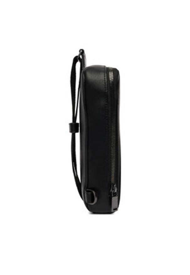 Calvin Klein Saszetka Emblem Hw Sling LV04D3292G Czarny. Kolor: czarny. Materiał: skóra