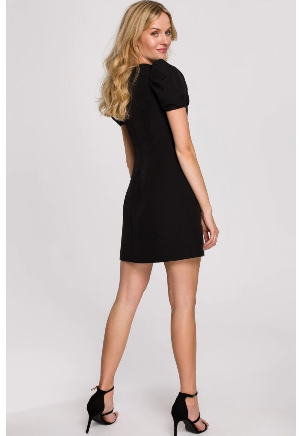 Sukienki.shop - Elegancka sukienka mini krótkie bufiaste rękawy czarna. Okazja: na ślub cywilny, na wesele, na imprezę. Kolor: czarny, niebieski. Styl: elegancki. Długość: mini