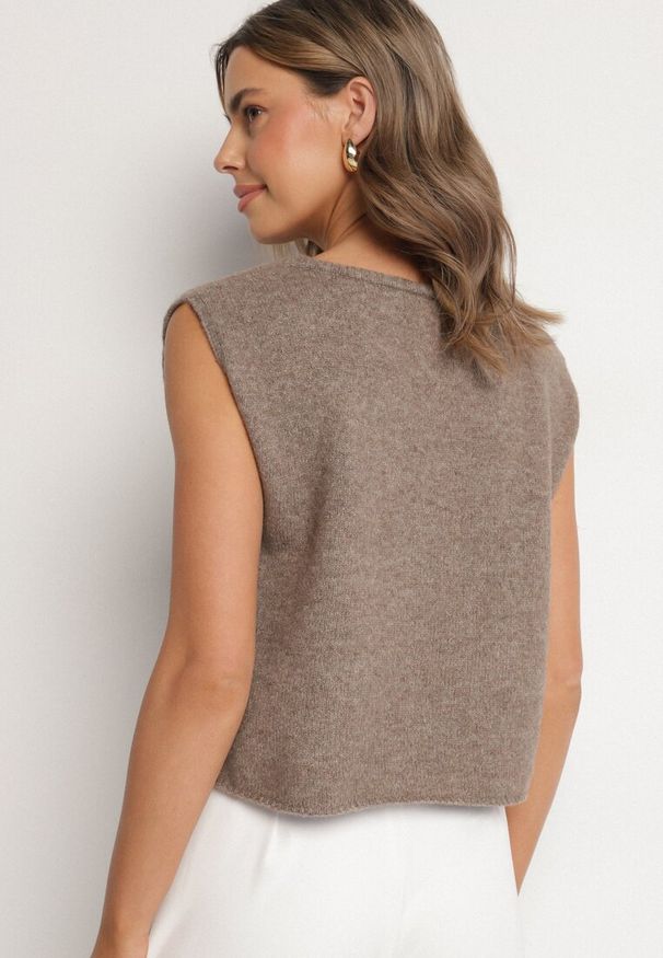 Born2be - Beżowa Kamizelka w Klasycznym Stylu z Wełną Felzeki. Okazja: na spacer, do pracy, na spotkanie biznesowe. Kolor: beżowy. Materiał: wełna. Styl: klasyczny