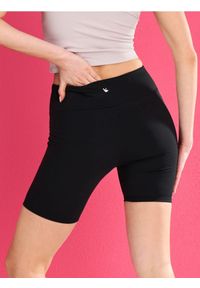 Sinsay - Sportowe szorty Gym Hard - czarny. Kolor: czarny. Styl: sportowy #1