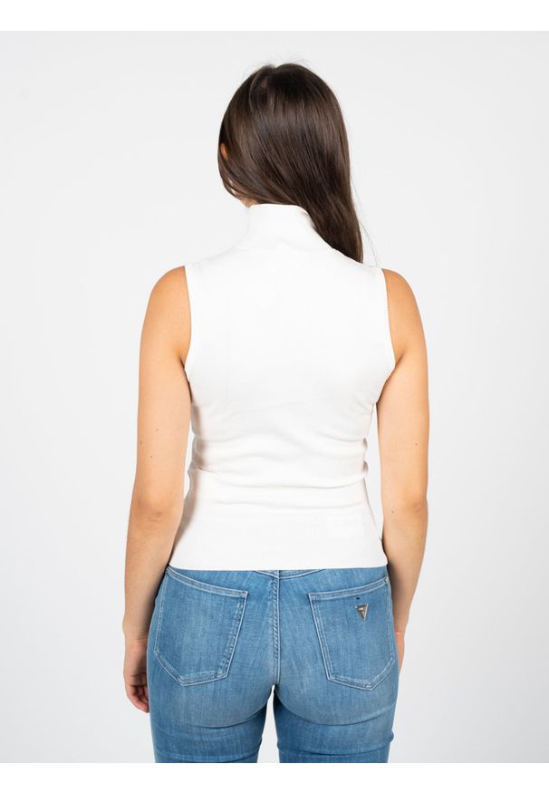 Guess Sweter | W2YR32Z2V62 | Kobieta | Kremowy. Typ kołnierza: golf. Kolor: kremowy. Materiał: wiskoza, poliamid. Długość rękawa: bez rękawów. Styl: elegancki