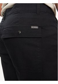 columbia - Columbia Szorty materiałowe Flex Roc™ Utility 2072761 Czarny Regular Fit. Kolor: czarny. Materiał: bawełna
