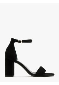 Ryłko - Dwuczęściowe czarne sandały na słupku DAGA. Kolor: czarny. Materiał: welur. Obcas: na słupku. Wysokość obcasa: średni #1