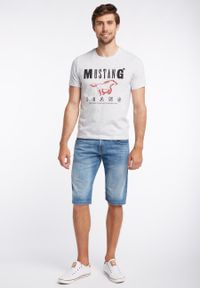 Mustang - SPODENKI MĘSKIE MUSTANG Hampton Bermuda DENIM BLUE 1005648 5000 213. Materiał: denim