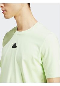 Adidas - adidas T-Shirt City Escape Graphic IN6237 Zielony Regular Fit. Kolor: zielony. Materiał: bawełna #2