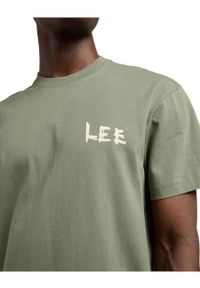 Lee - MESKA KOSZULKA LEE ELEVATED ESS LOGO TEE OLIVE STONE 112370701 #2