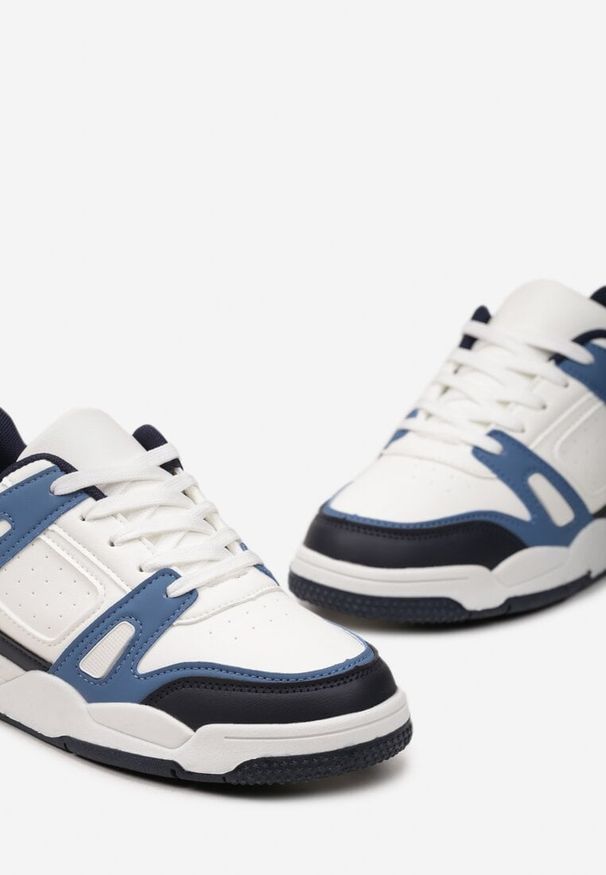 Renee - Biało-Granatowe Sznurowane Sneakersy z Licznymi Wstawkami z Ekoskóry Gwendias. Okazja: na co dzień, na spacer. Kolor: biały. Sport: turystyka piesza