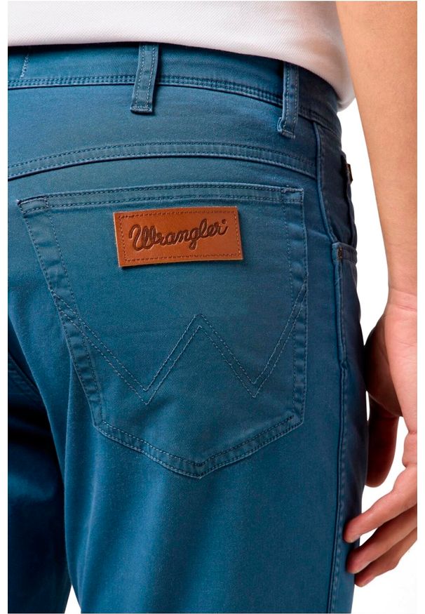 Wrangler - MESKIE SPODNIE WRANGLER TEXAS SLIM DARK DUSTY BLUE 112362471
