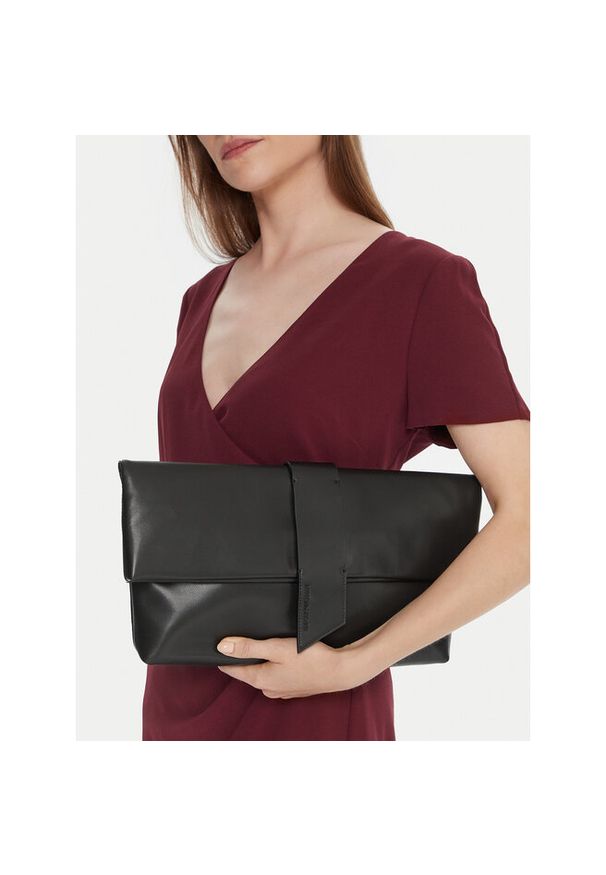 Torebka Emporio Armani. Kolor: czarny