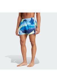 Adidas - Szorty City Escape Camo 3-Stripes Cix Swim. Kolor: biały, niebieski, wielokolorowy. Materiał: materiał