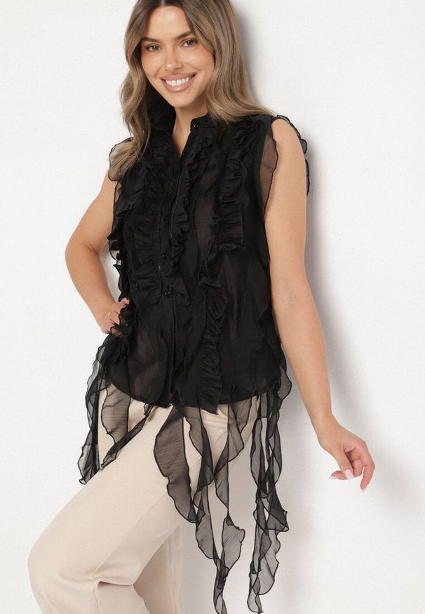Born2be - Czarna Koszula z Ozdobnymi Falbanami Adoria. Kolor: czarny. Sezon: lato, wiosna. Styl: elegancki, klasyczny