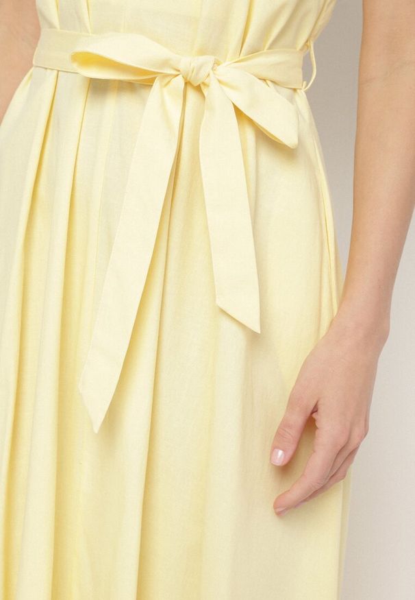 Born2be - Żółta Sukienka z Wiskozą i Bawełną Ozdobiona Paskiem Saviliae. Kolor: żółty. Materiał: wiskoza, bawełna. Długość rękawa: na ramiączkach. Wzór: aplikacja. Styl: elegancki