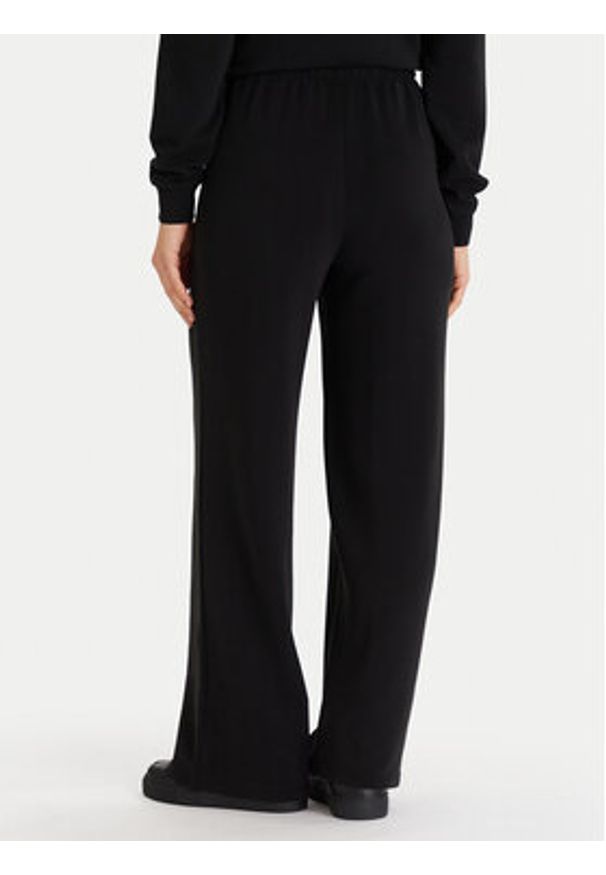 only - ONLY Spodnie dresowe Maya 15361169 Czarny Regular Fit. Kolor: czarny. Materiał: syntetyk