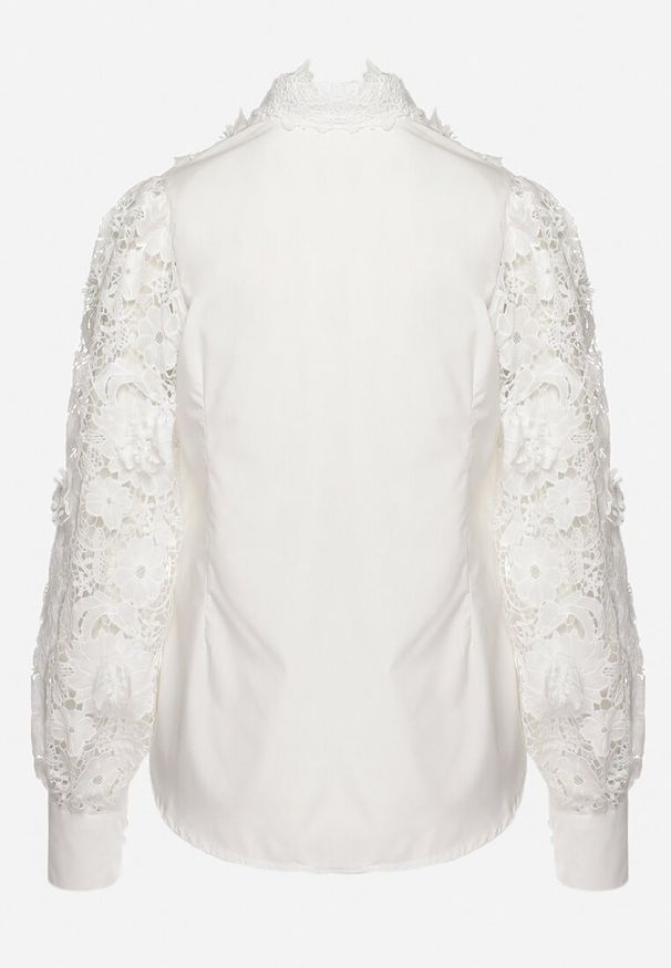 Born2be - Biała Koszula ze Wstawkami z Koronki Arema. Okazja: na spotkanie biznesowe. Kolor: biały. Materiał: koronka. Długość rękawa: długi rękaw. Długość: długie. Wzór: koronka. Styl: biznesowy, klasyczny