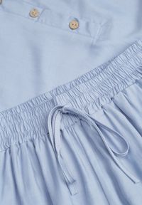 Born2be - Jasnoniebieski Komplet z Wiskozą Szerokie Spodnie i Bluzka z Kołnierzykiem Nautiviane. Kolekcja: plus size. Kolor: niebieski. Materiał: wiskoza. Wzór: gładki #8