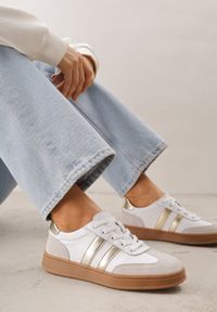 Born2be - Białe Skórzane Sneakersy i Ozdobnymi Paskami Zelisei. Okazja: na co dzień. Zapięcie: pasek. Kolor: biały. Materiał: skóra #6