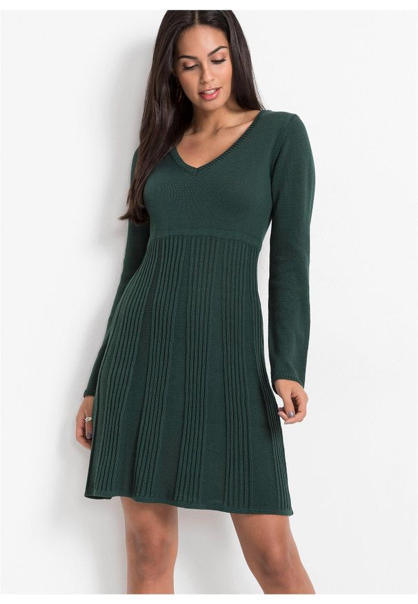 bonprix - Sukienka dzianinowa. Typ kołnierza: dekolt w serek. Kolor: zielony. Materiał: dzianina. Wzór: gładki, prążki, ze splotem
