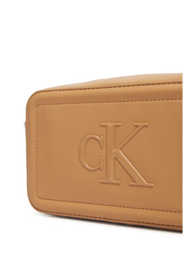 Calvin Klein Torebka Bold Ck Camera Bag LV04F3220G Beżowy. Kolor: beżowy. Materiał: skórzane