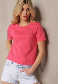Renee - Fuksjowy T-shirt Koszulka z Krótkim Rękawem i Okrągłym Dekoltem Tiarella. Kolor: różowy. Materiał: bawełna, jeans. Długość rękawa: krótki rękaw. Długość: krótkie. Wzór: aplikacja. Styl: elegancki #1