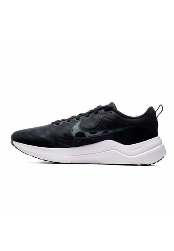Buty treningowe męskie Nike Downshifter 12. Zapięcie: sznurówki. Kolor: czarny. Materiał: materiał, syntetyk, tkanina. Szerokość cholewki: normalna. Model: Nike Downshifter
